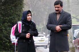 Malala Yousafzai con il padre